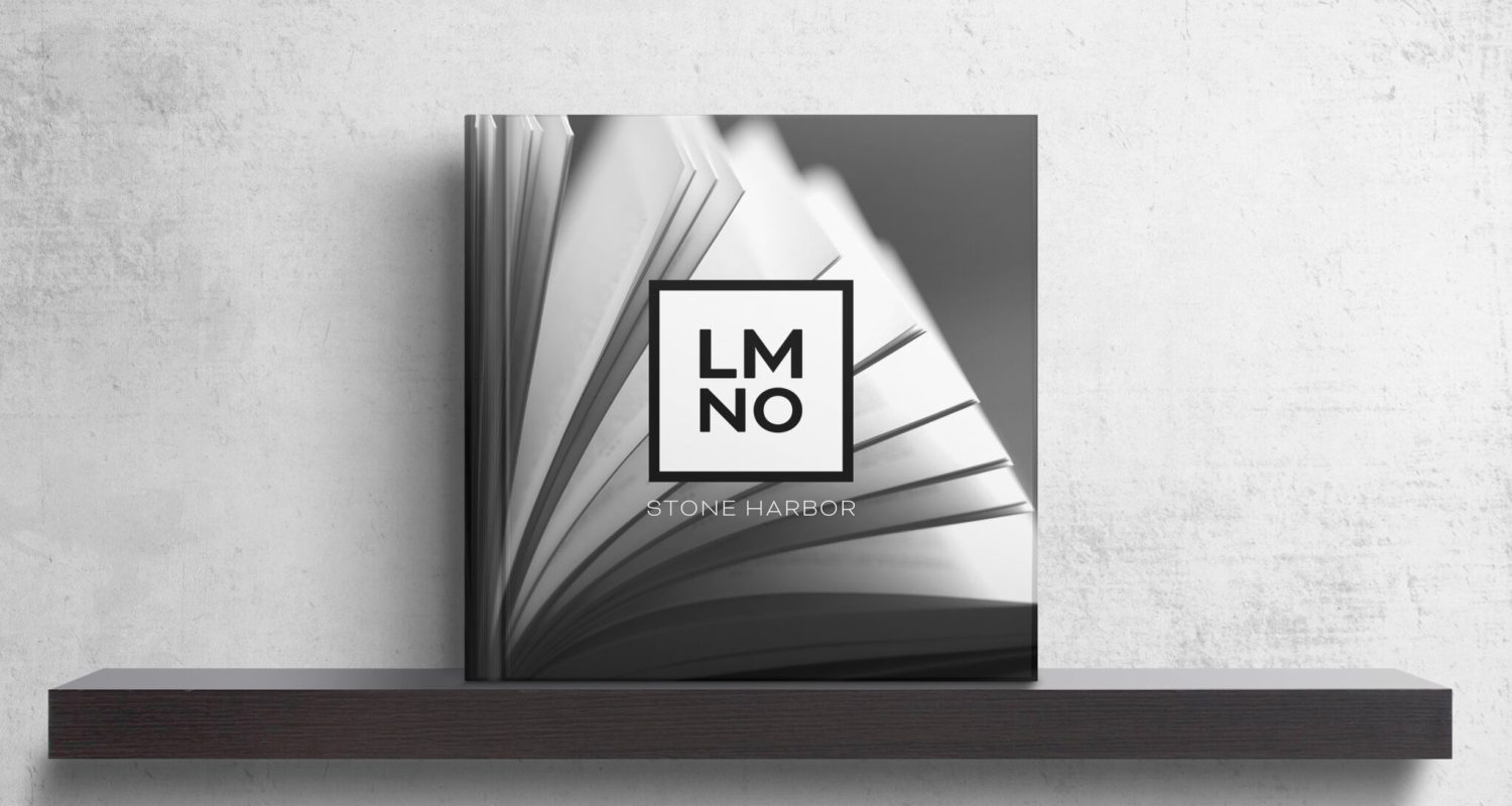 square_book_mockup_01